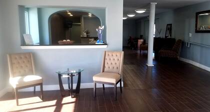 Blue Way Inn & Suites Wichita East