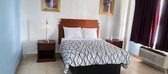 Blue Way Inn & Suites Wichita East