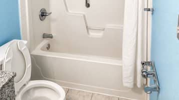 Combined shower/bathtub
