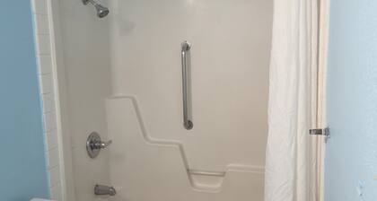 Blue Way Inn & Suites Wichita East