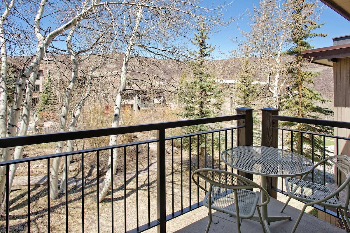 Condo (Shadowbrook 506) | Exterior