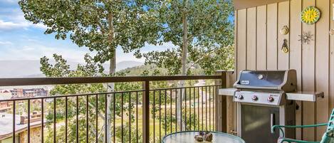 Condo (Shadowbrook 302) | Ban công