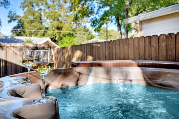 Outdoor spa tub