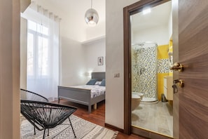 4 bedrooms, iron/ironing board, WiFi