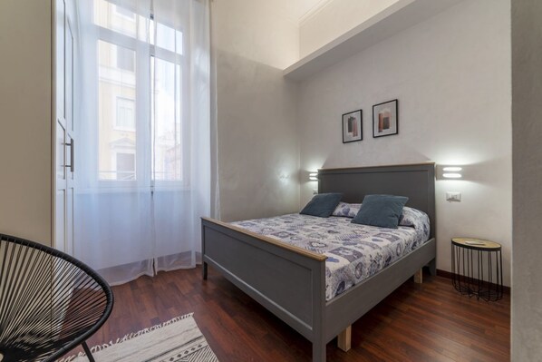4 bedrooms, iron/ironing board, WiFi