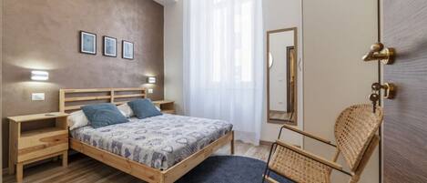 4 bedrooms, iron/ironing board, WiFi