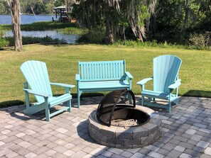 Property grounds - Beautiful Newly Remodeled Home on Lake Santa Fe (Waldo)