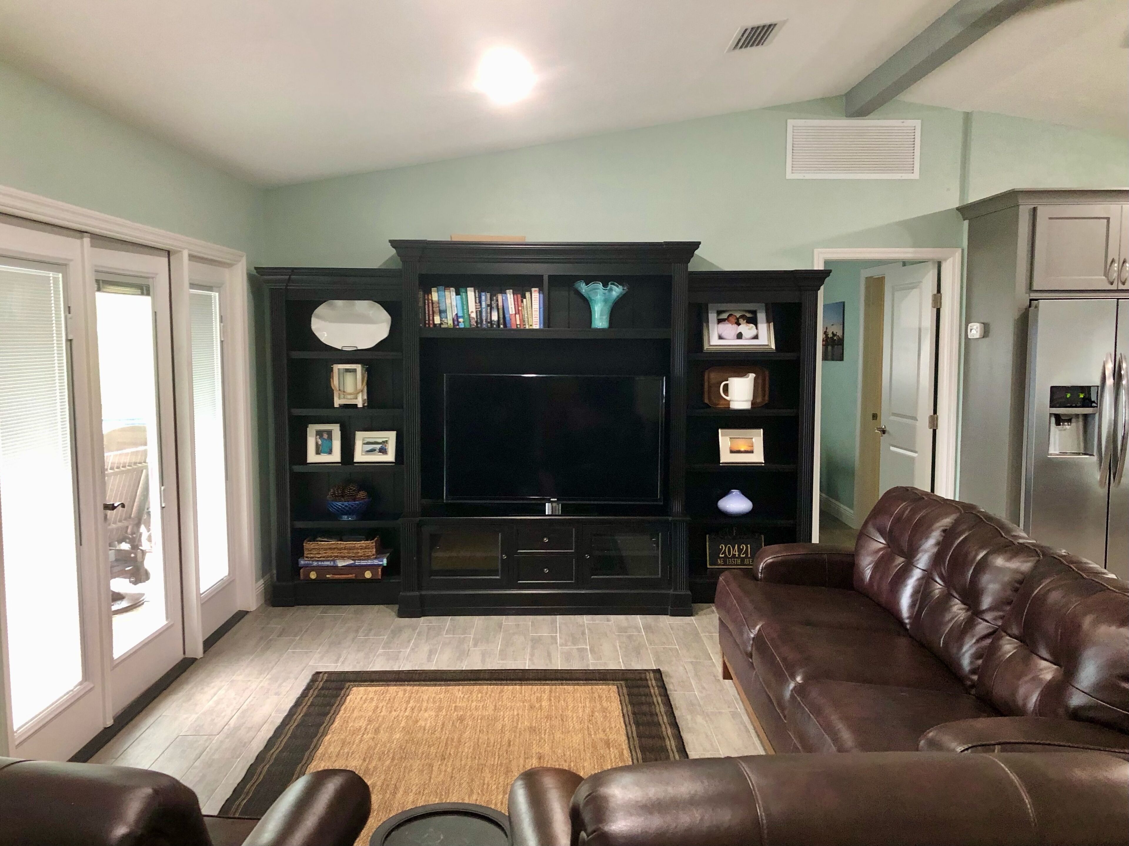 Smart TV, DVD player, books, video library