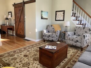 Smart TV, fireplace, stereo