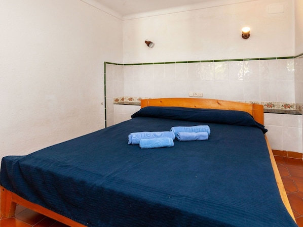 5 bedrooms, travel crib, free WiFi