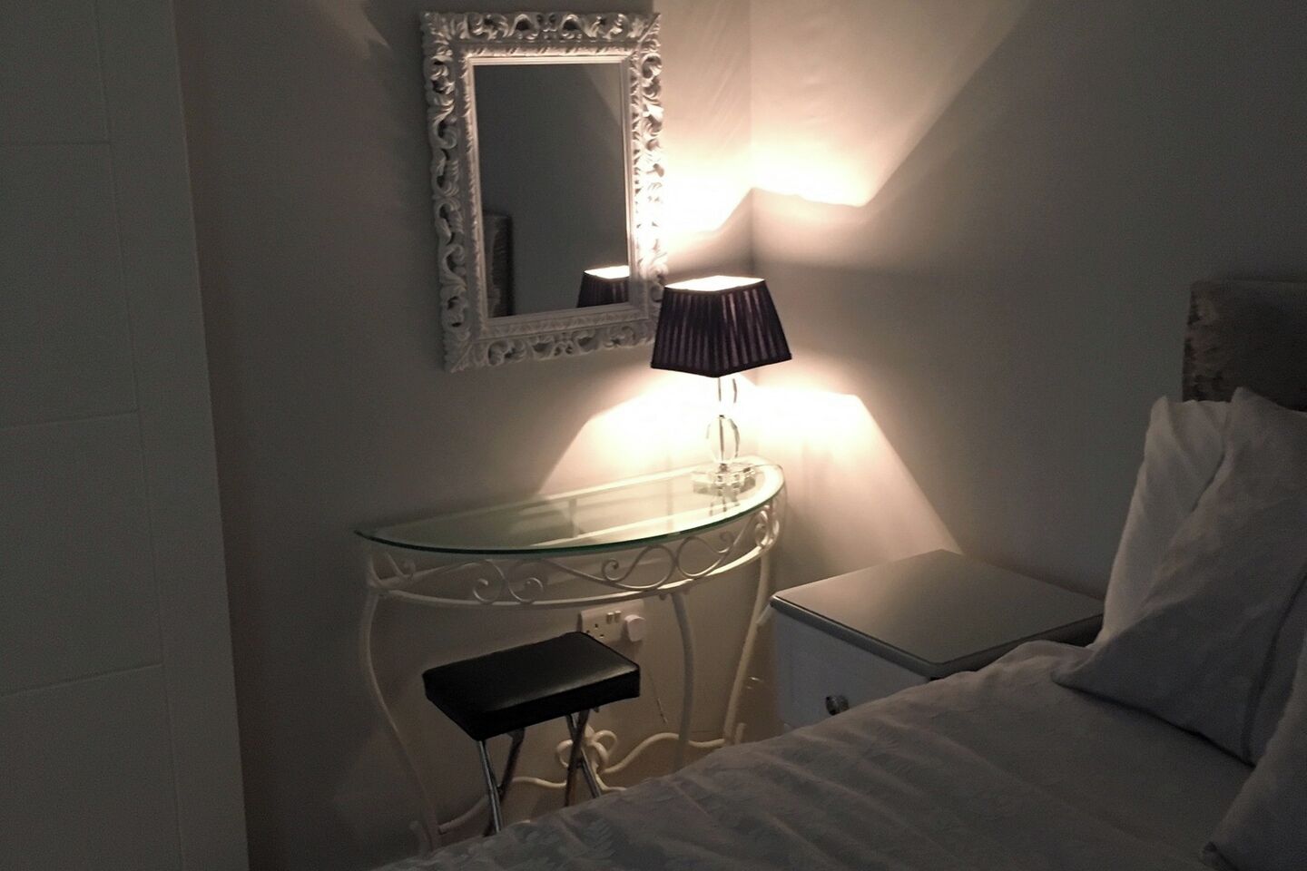 1 多间卧室、WiFi、床单