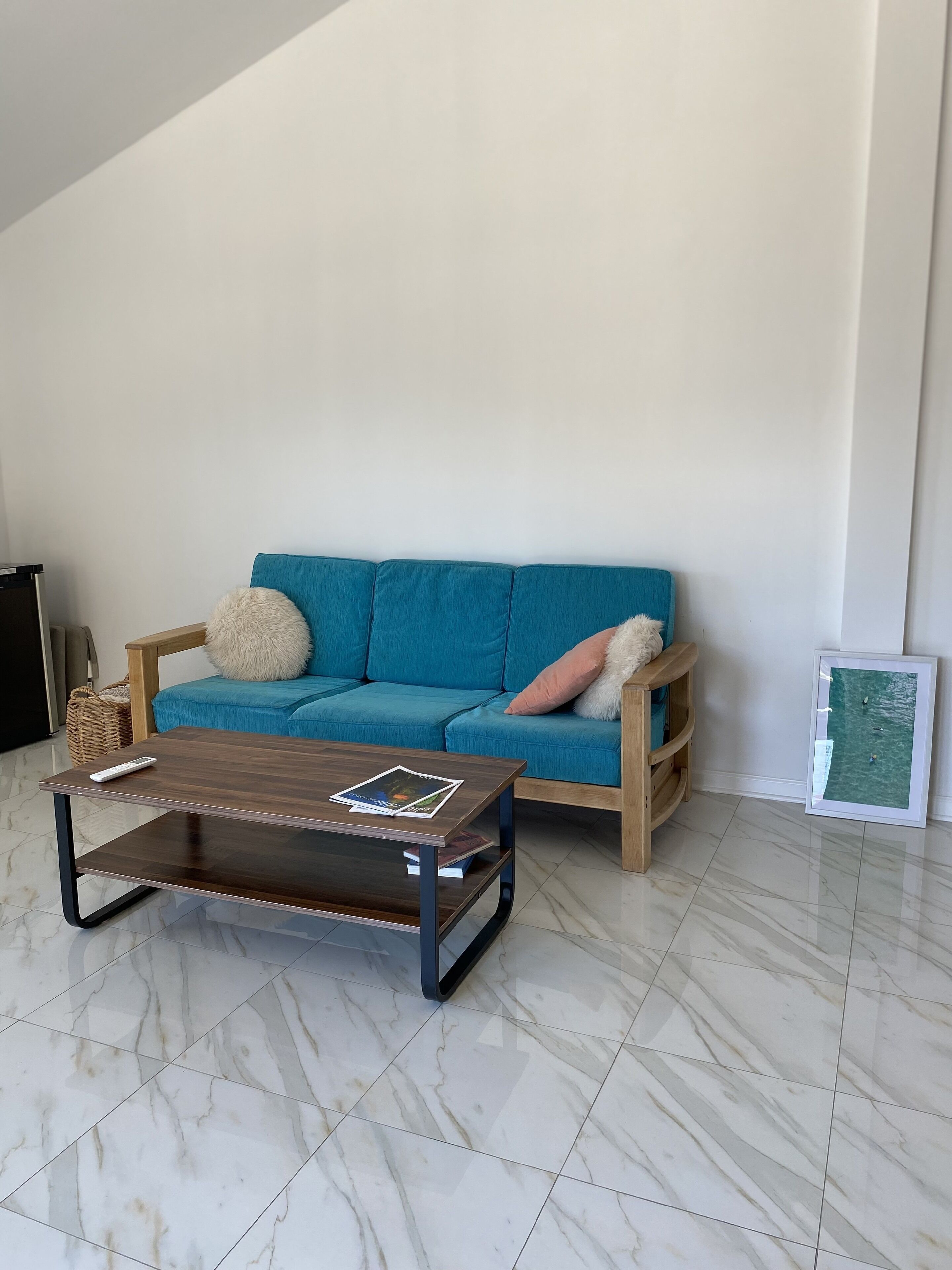 New Luxury 2BR  Home +Parking+ Gated Vista California