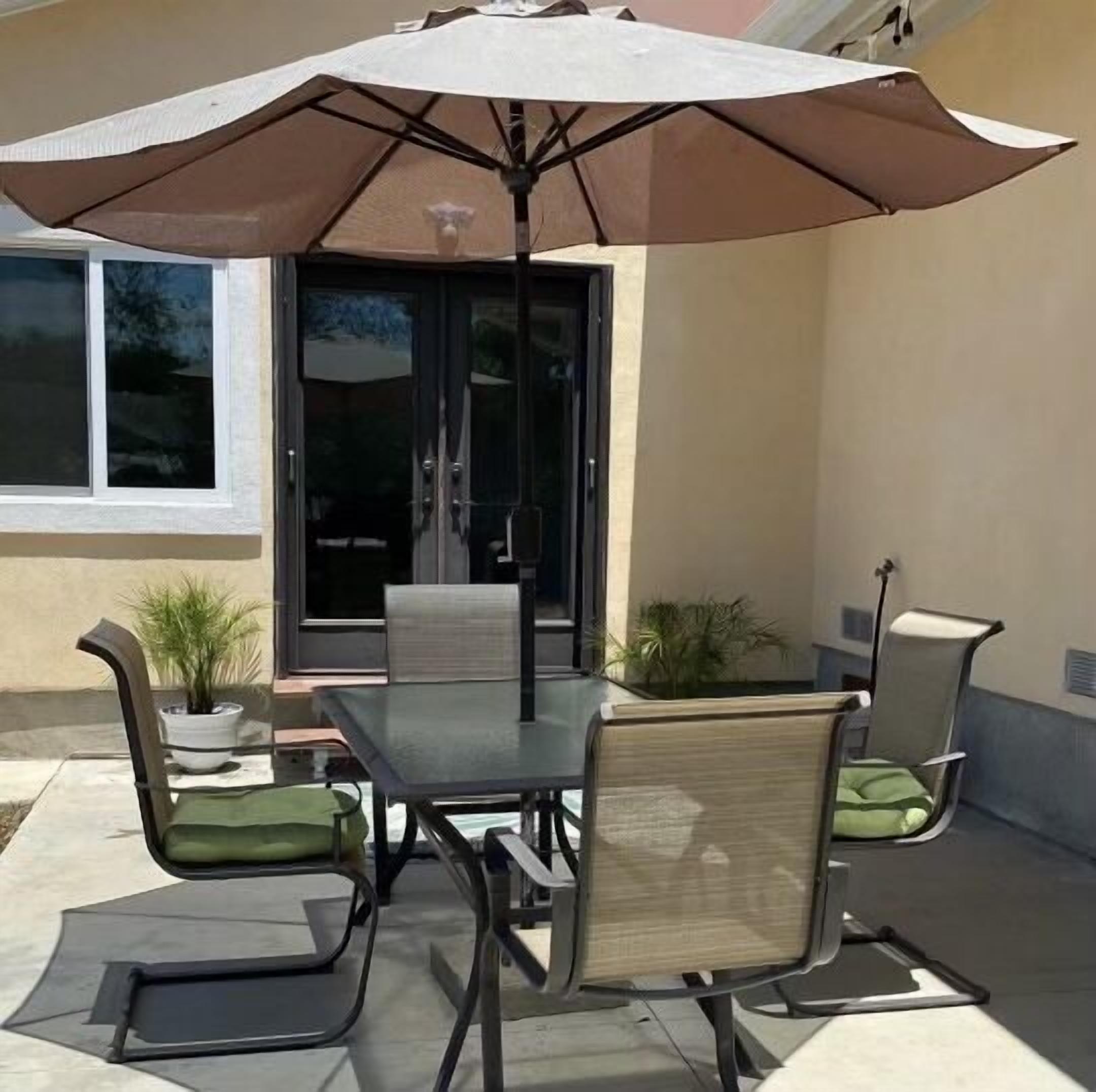 New Luxury 2BR  Home +Parking+ Gated Vista California