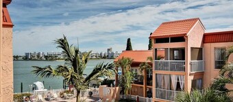 St Pete Beach Intercoastal Views, Pool, Wifi 8921