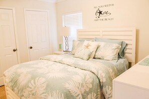 Condo, 1 Bedroom | 1 bedroom, individually decorated, individually furnished - St Pete Beach Intercoastal Views, Pool, Wifi 8921 (St. Pete Beach)
