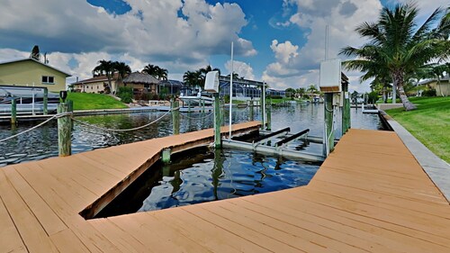 Beautiful Villa - Located in Cape Coral minutes from Ft Myers and Sanibel 