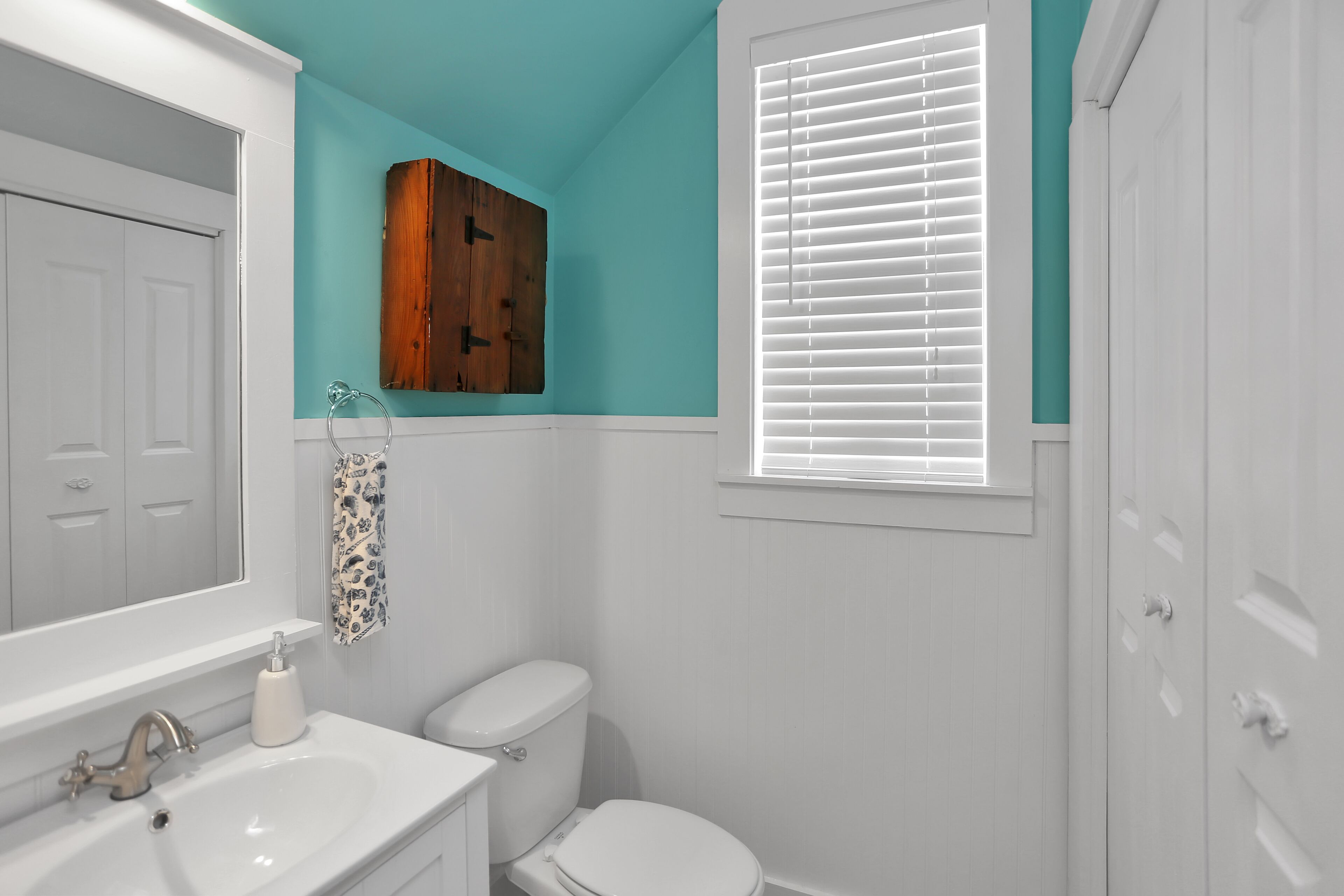 Gated Community, Multiple Pools, Hot Tub - Barefoot Beachy Keen