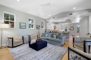 Smart TV, offices - One block off Pine Ave w/ Amazing Rooftop Views! - AMI Memories (Anna Maria)