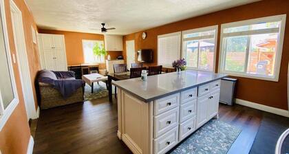 Cozy guest house W/private entrance 10min to ONT