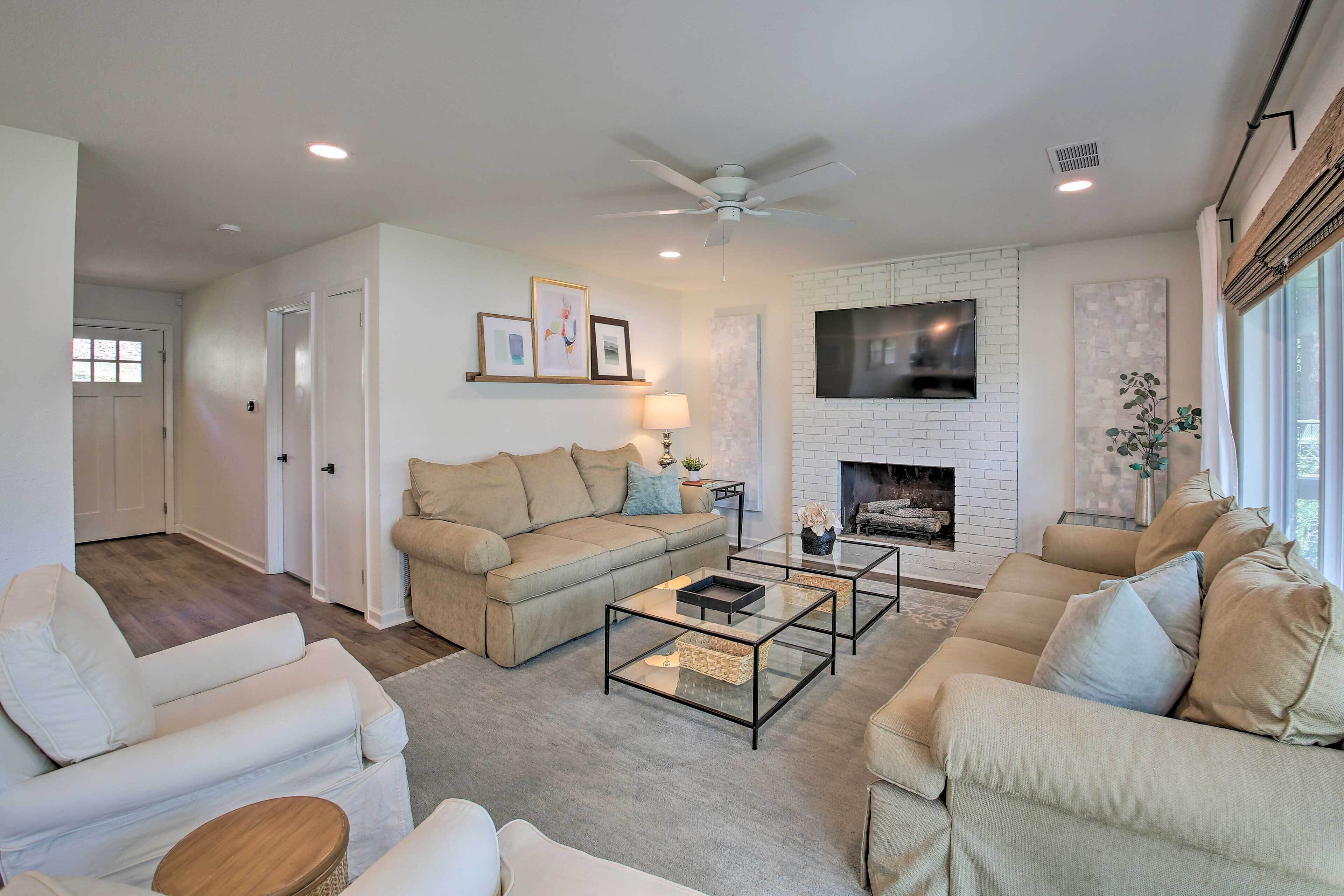 Stunning Hot Springs Getaway on Lake Hamilton