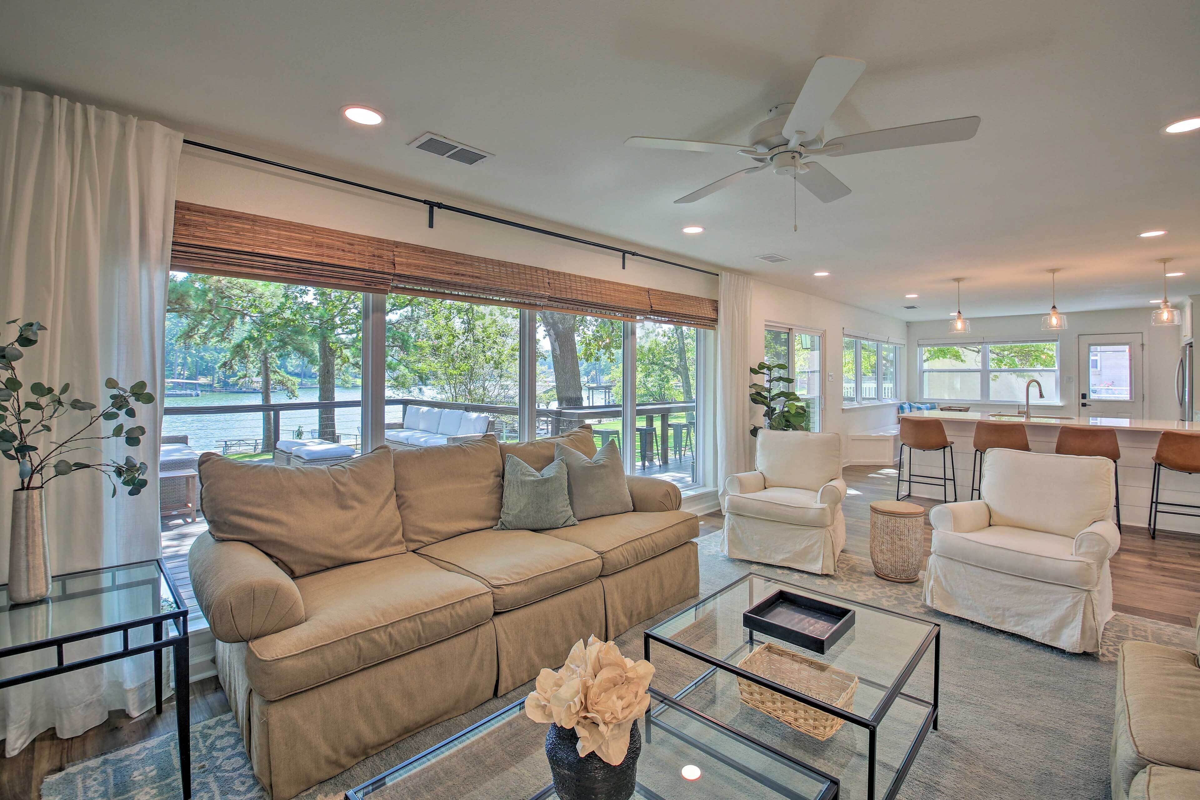 Stunning Hot Springs Getaway on Lake Hamilton