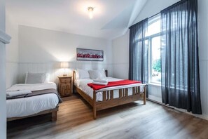 4 Schlafzimmer, Bügeleisen/Bügelbrett, Reisekinderbett, kostenloses WLAN
