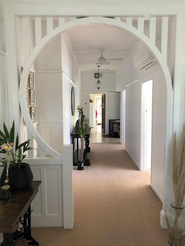 Large spacious family friendly home with pool