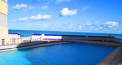 Apartment with direct access to the beach