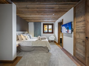 5 bedrooms, free WiFi, bed sheets