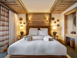 6 bedrooms, free WiFi, bed sheets