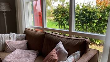 Een smart-tv en een open haard