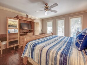 5 bedrooms, free WiFi, bed sheets