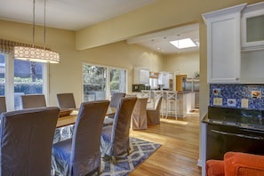 Dining - 108 Baynard Cove (Hilton Head Island)