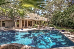 Outdoor pool - 11 Heritage Court (Hilton Head Island)
