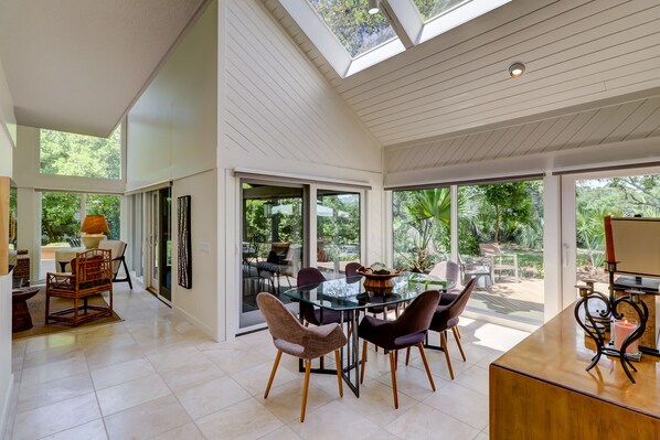 Dining - 24 Audubon Pond (Hilton Head Island)