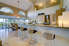 Microwave, oven, stovetop, dishwasher - 25 Duck Hawk (Hilton Head Island)