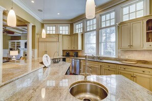 Microwave, oven, stovetop, dishwasher - 3 Iron Clad (Hilton Head Island)