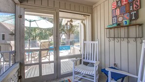 Unclassified image, 3 of 43, button - 6 Wanderer (Hilton Head Island)