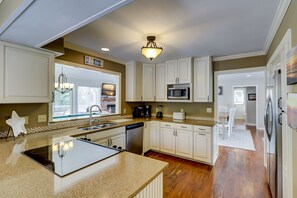 微波炉、烤箱、炉灶、洗碗机