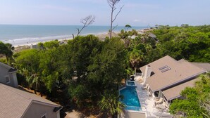 Unclassified image, 2 of 43, button - 6 Wanderer (Hilton Head Island)