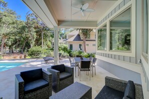 Outdoor dining - 55 Heritage Rd - Harbour Town Pearl (Hilton Head Island)