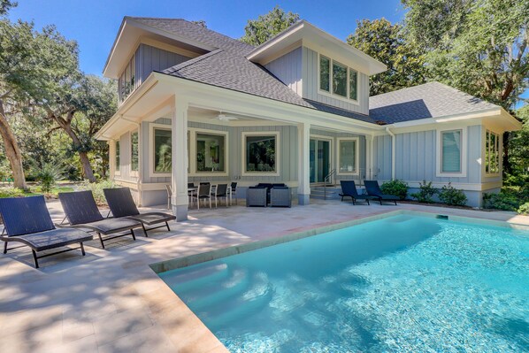 Ulkouima-allas, lämmitetty uima-allas