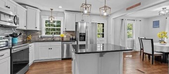 Modern 4BR Home with Game Room & Outdoor Firepit