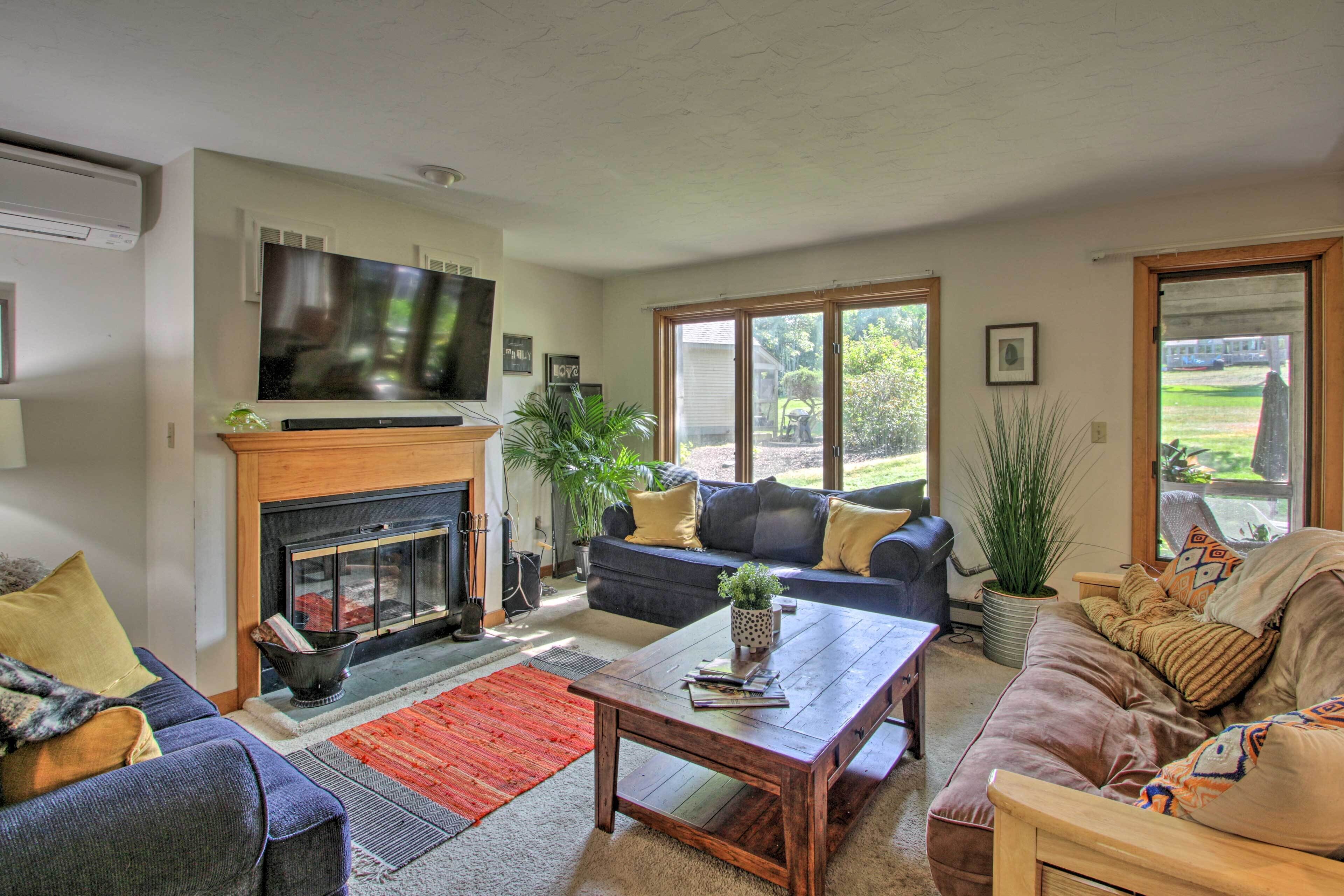 Bright Getaway - Lake Access ~ 7 Miles to Gunstock