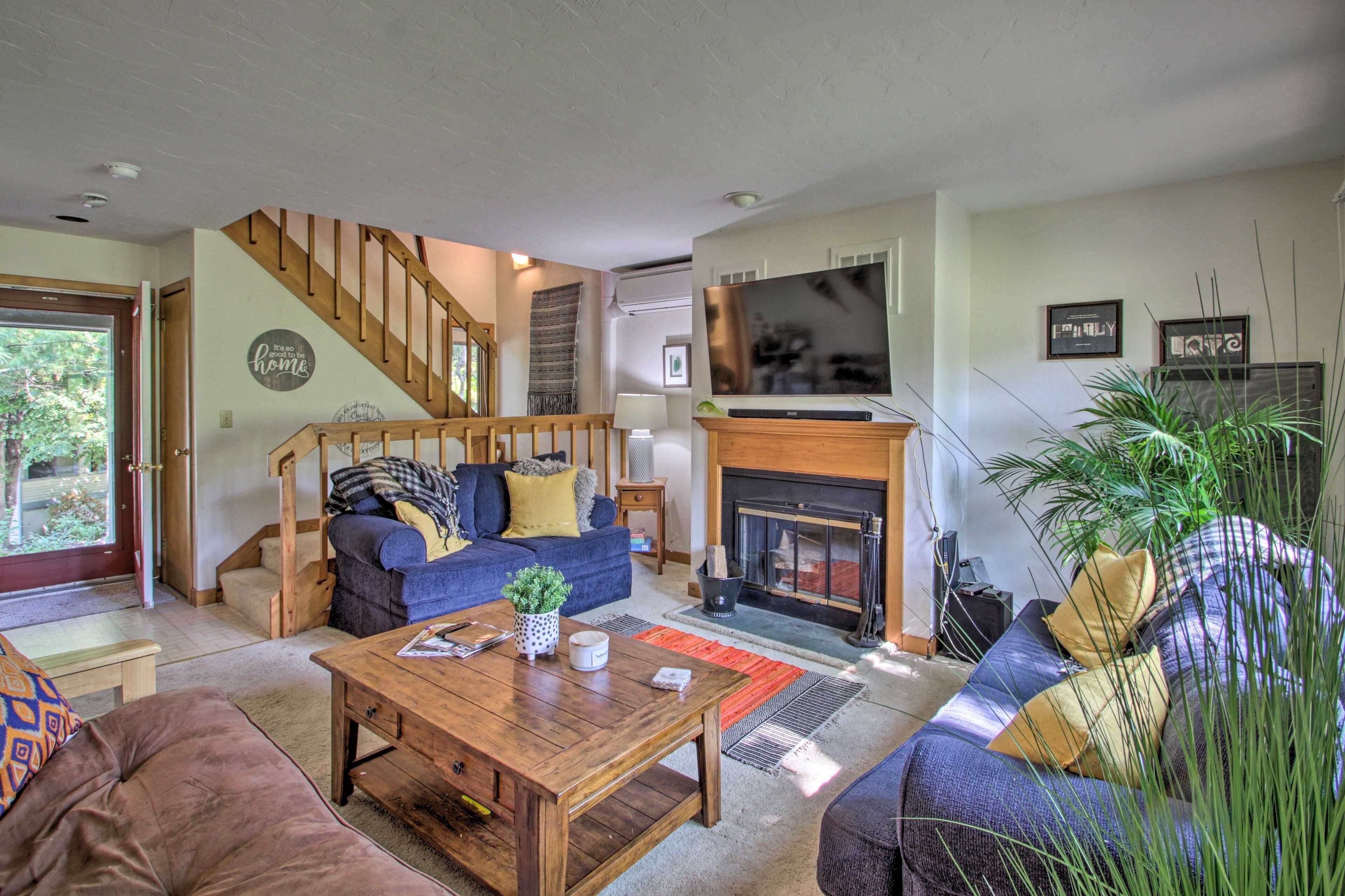 Bright Getaway - Lake Access ~ 7 Miles to Gunstock