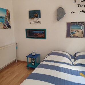 4 bedrooms, desk, free WiFi, bed sheets - Vacation home Côtes d'Armor in the commune of Quessoy (Quessoy)