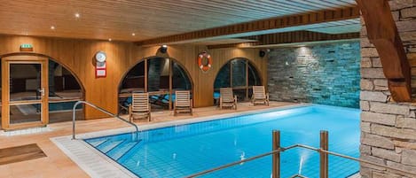 Innenpool, beheizter Pool