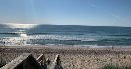 Just steps to the beach! 🏝 Surf City Beach House