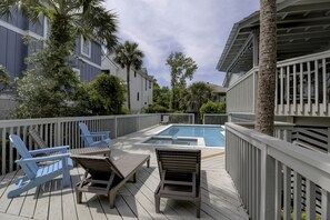 Een verwarmd zwembad