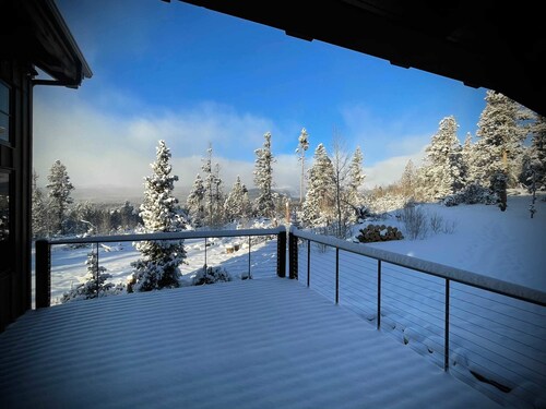 The McQueen Haus Summ